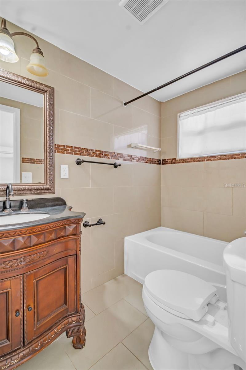 SIRMONS GROVES - Residential