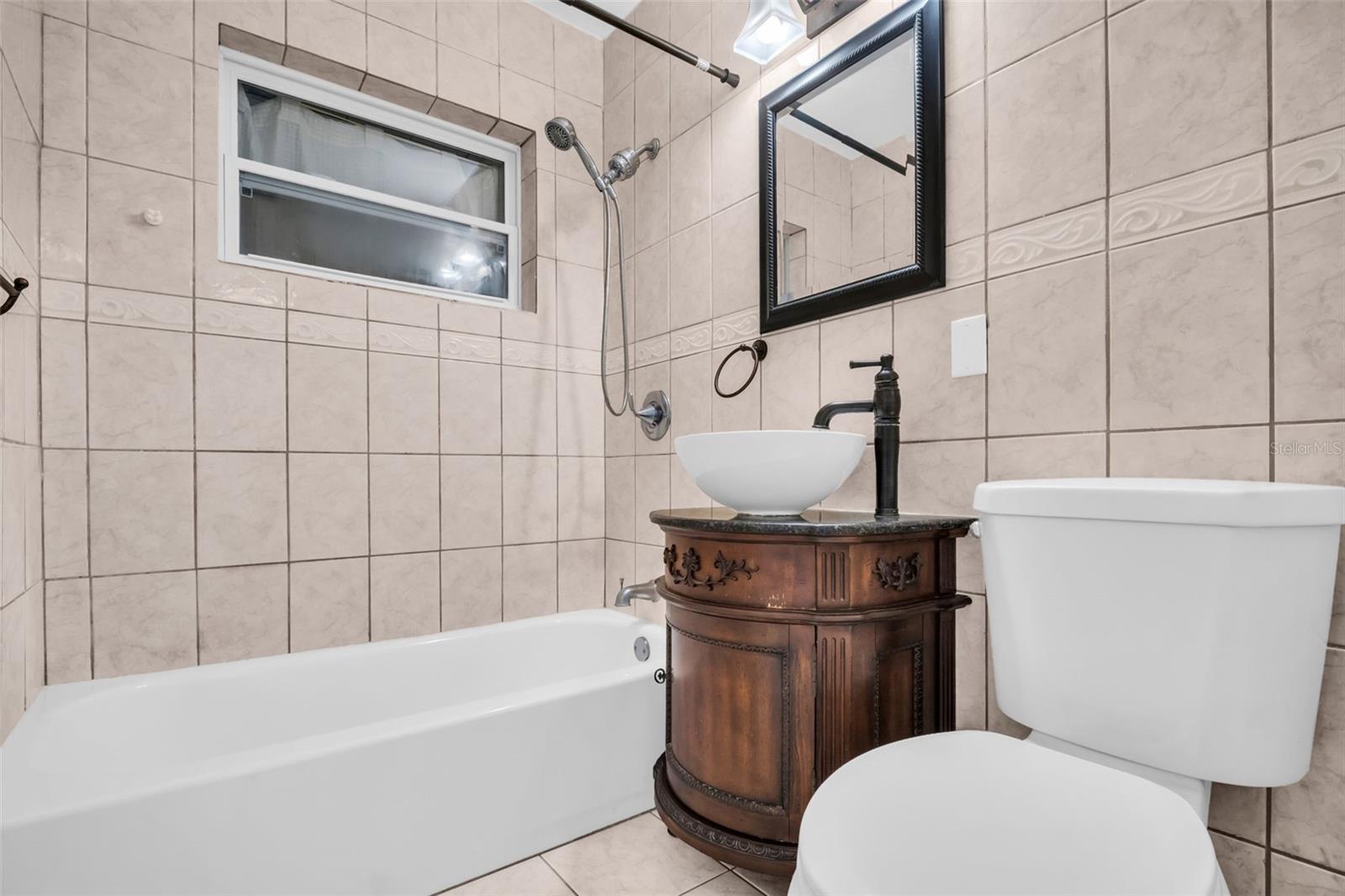 SIRMONS GROVES - Residential