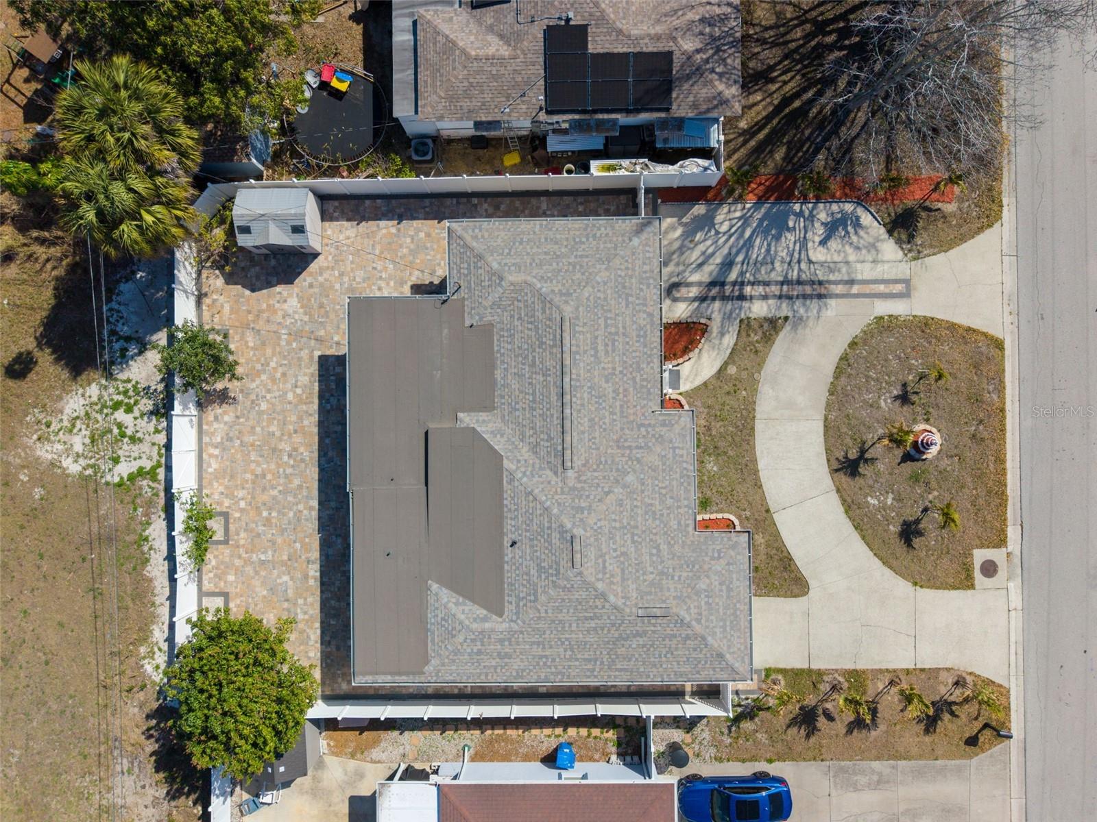 SIRMONS GROVES - Residential