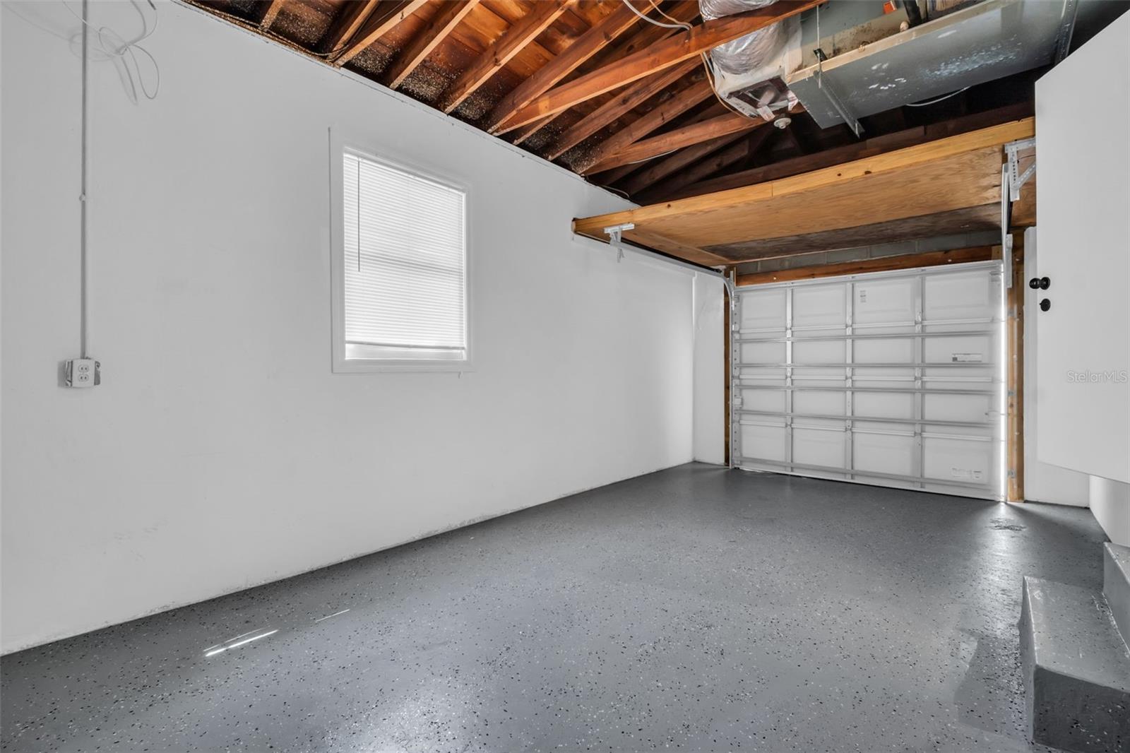 SIRMONS GROVES - Residential