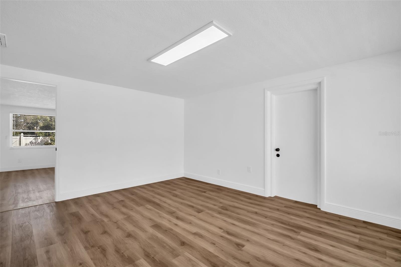 SIRMONS GROVES - Residential