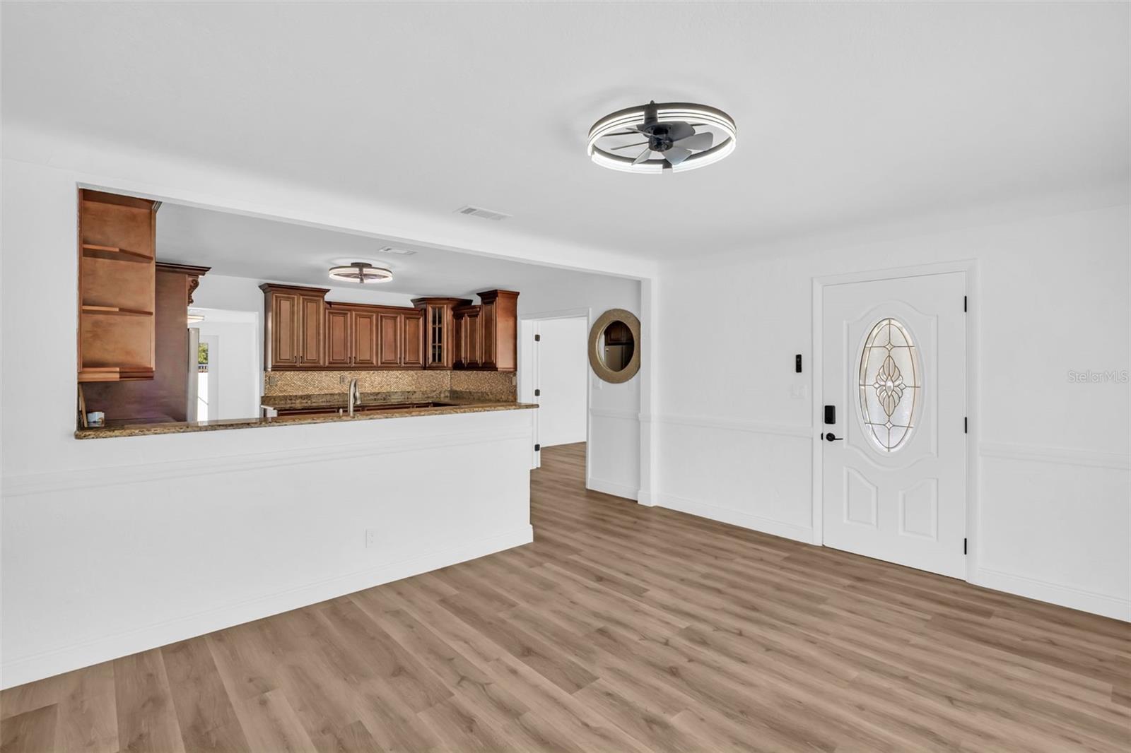 SIRMONS GROVES - Residential