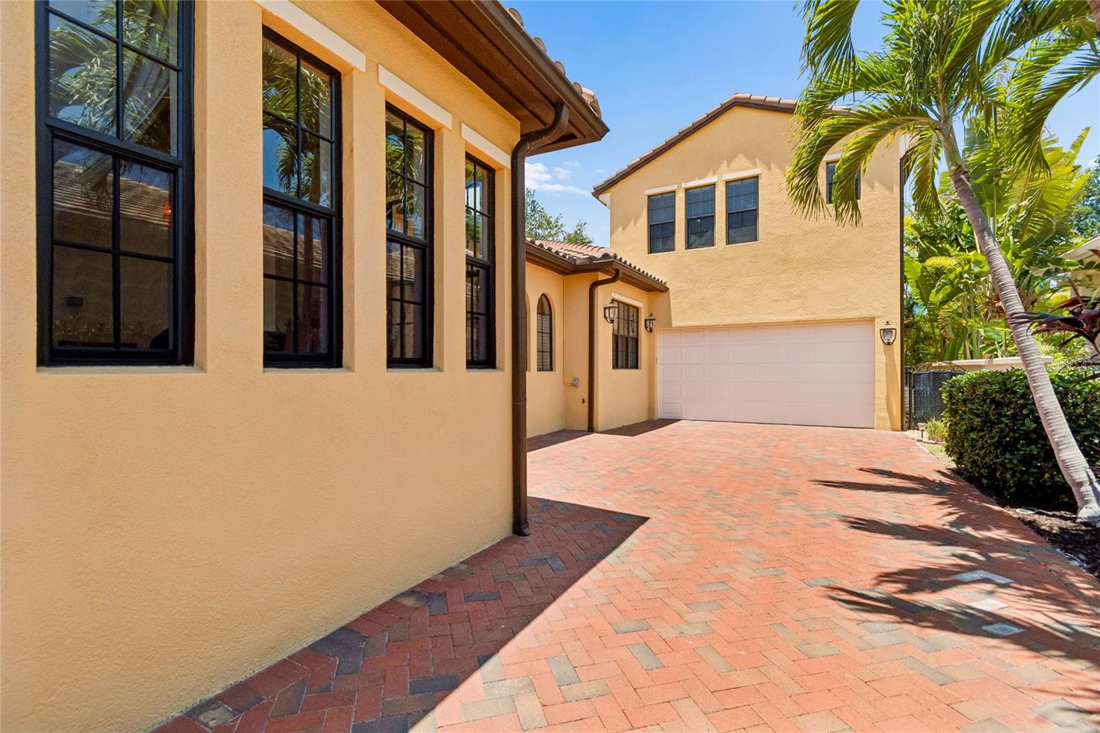 6009 YEATS MANOR DRIVE