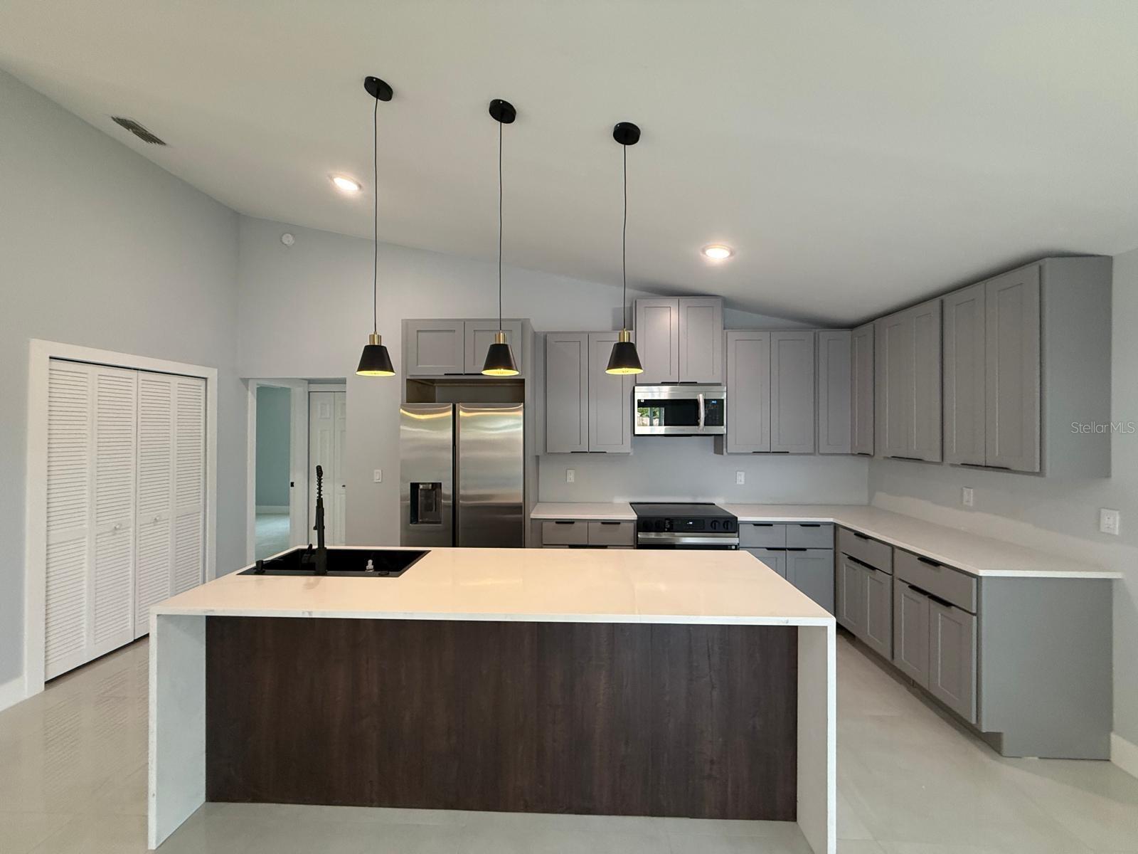 PORT MALABAR UNIT 5 LOT 10 BLK 128 - Residential Lease