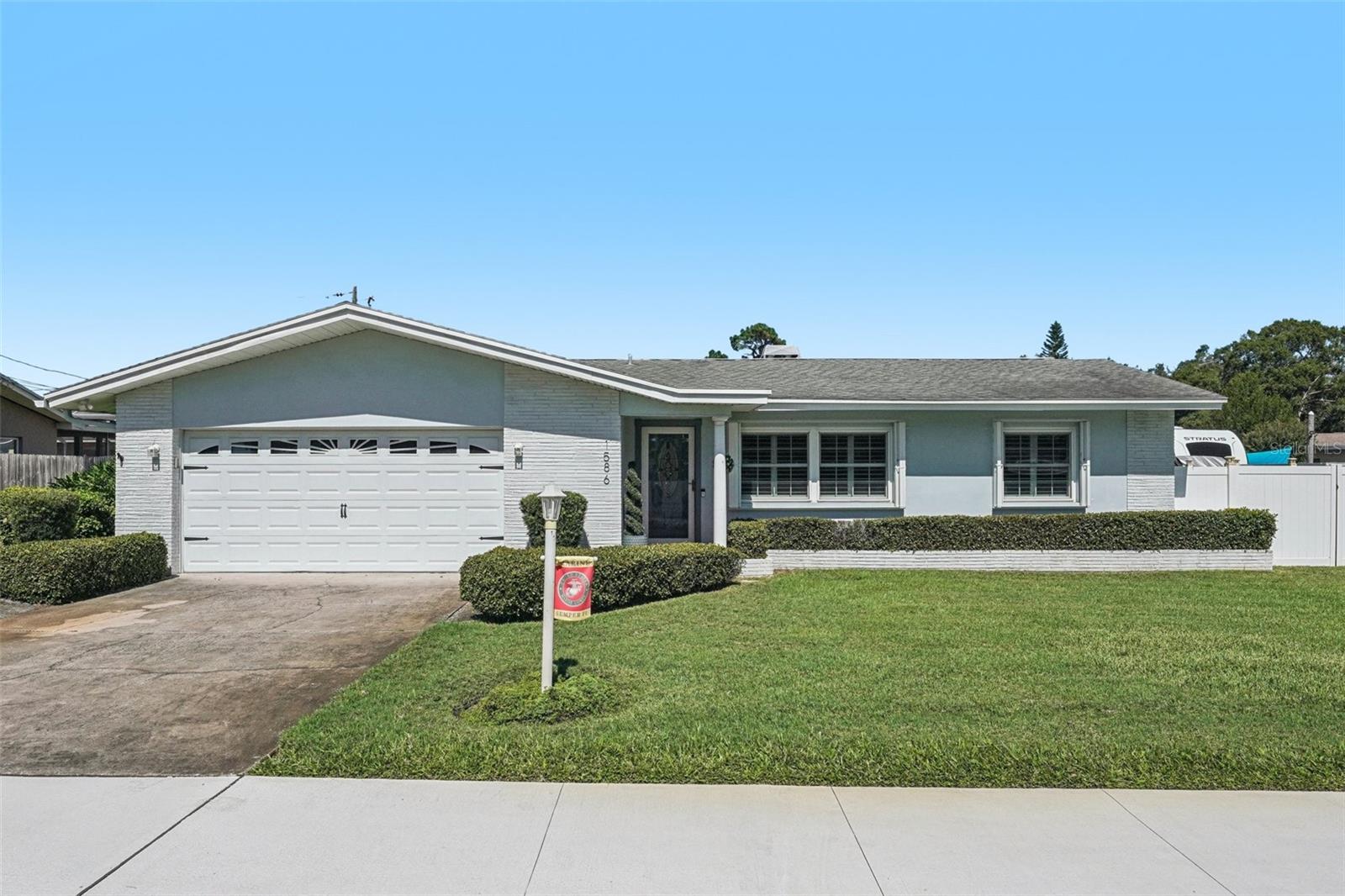 1586 ROSERY ROAD NE