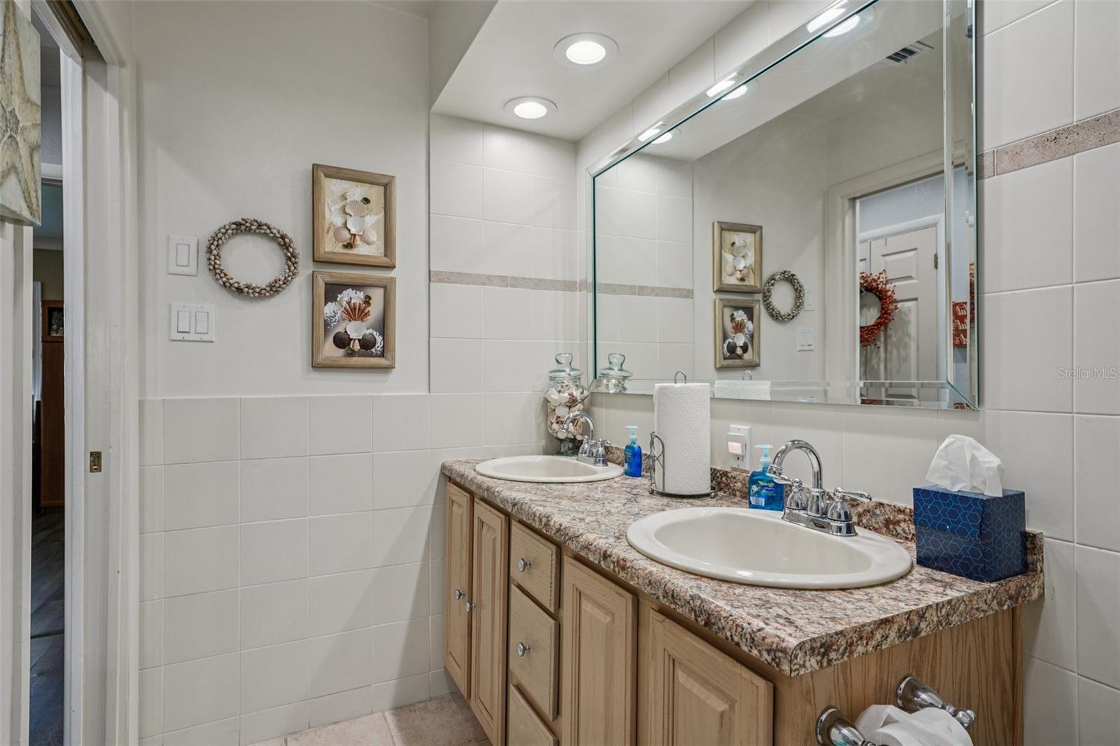 LEISURE ACRES - Residential
