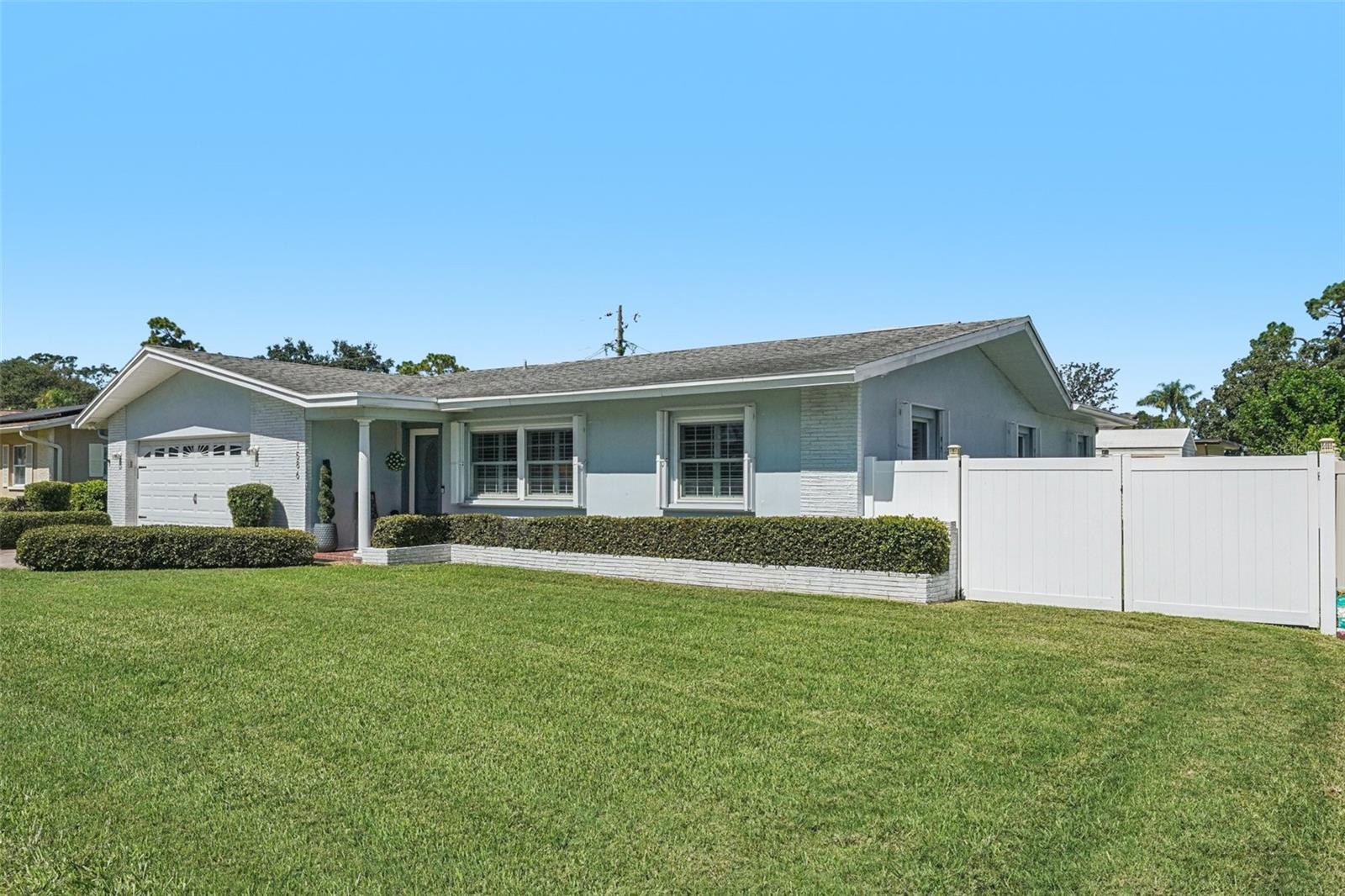 1586 ROSERY ROAD NE