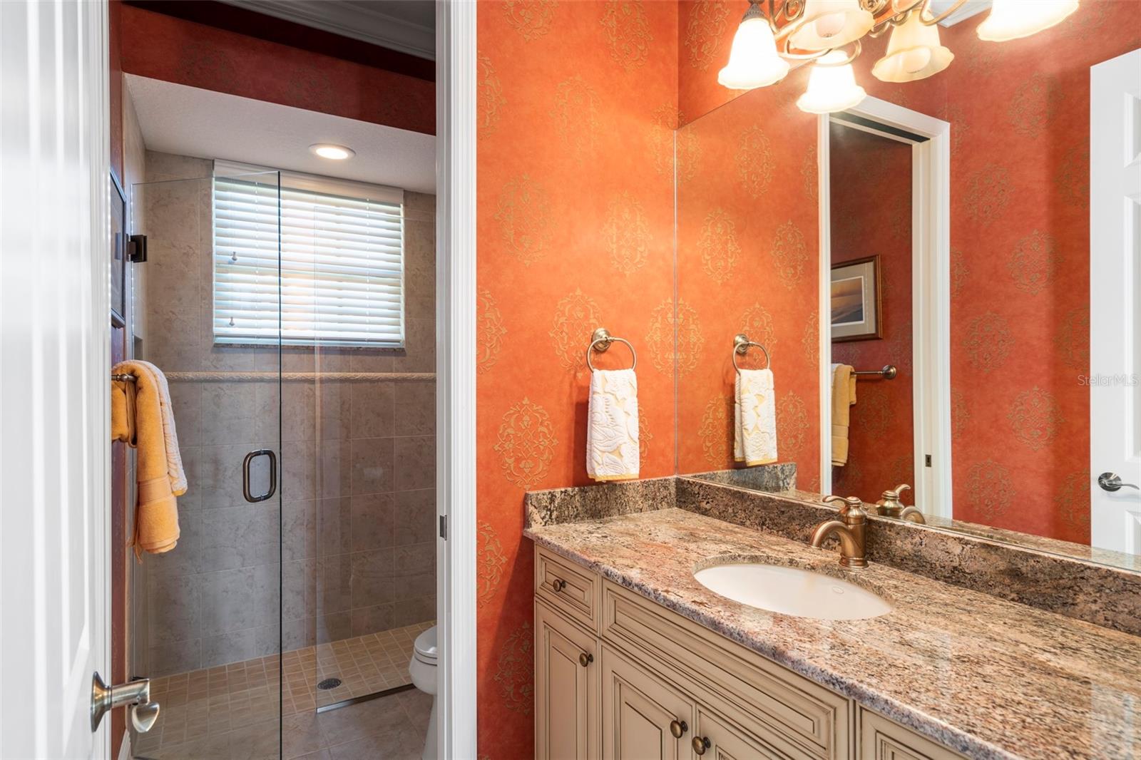 FOUNDERS CLUB - Residential