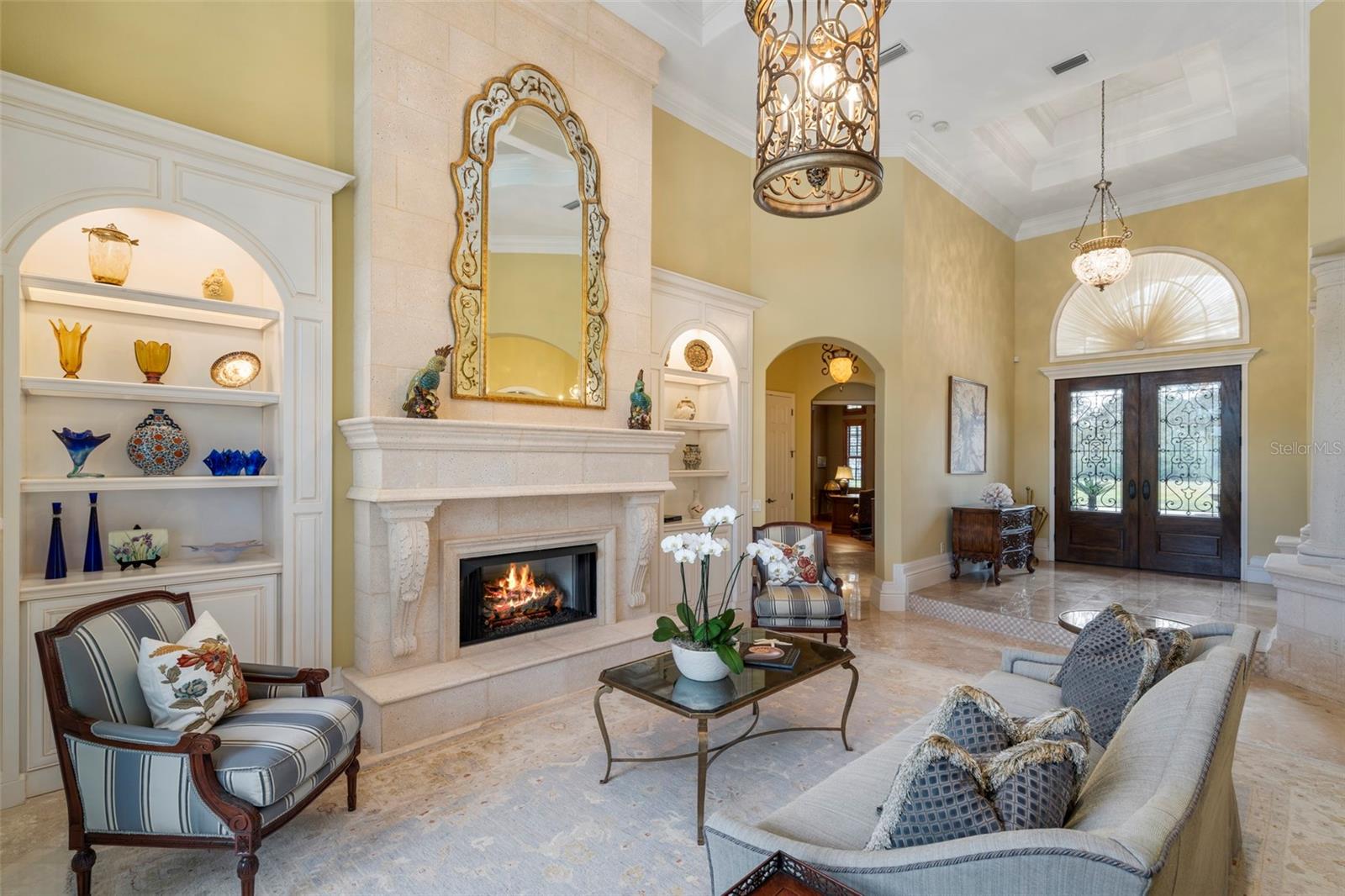 FOUNDERS CLUB - Residential