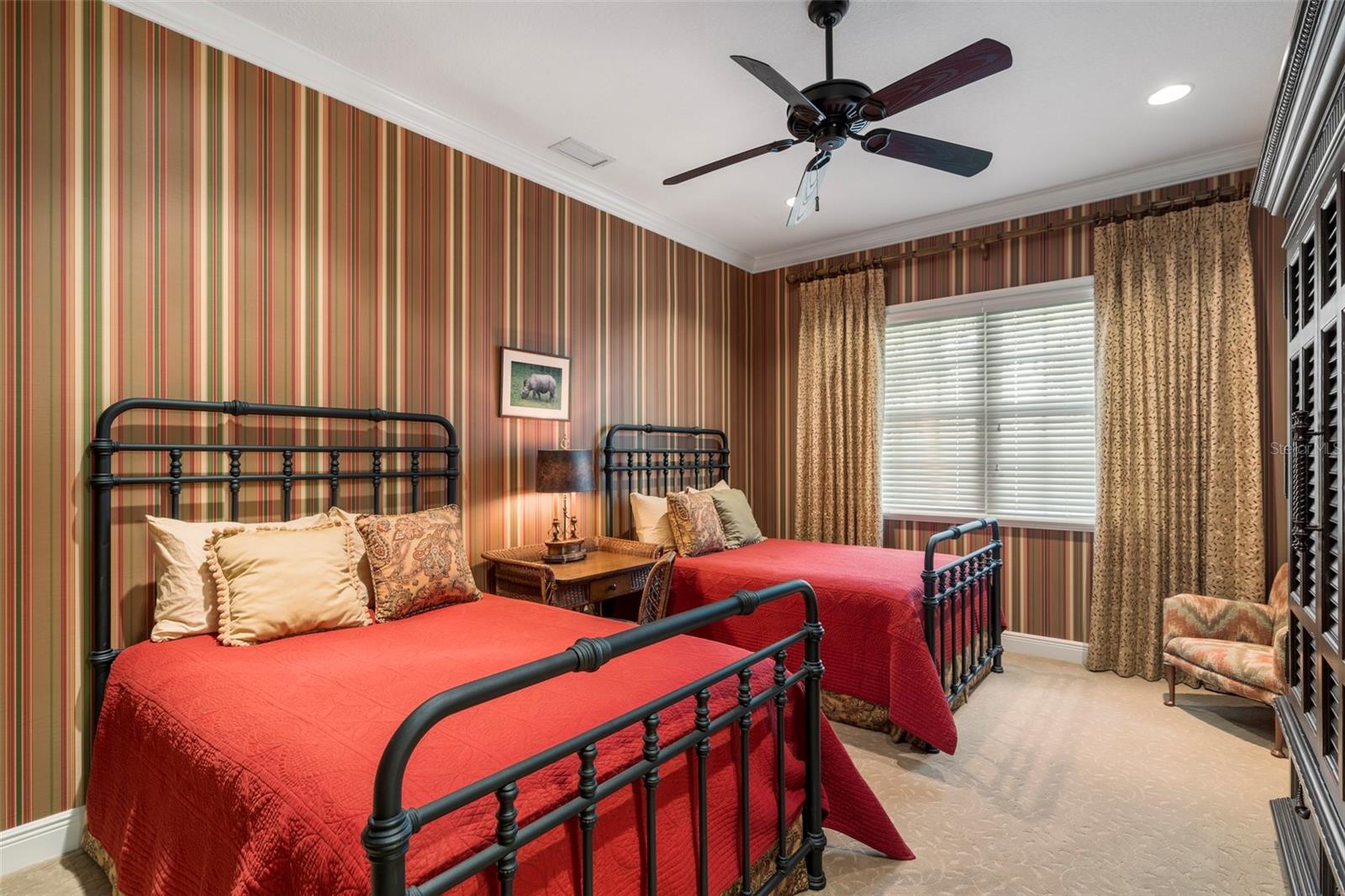 FOUNDERS CLUB - Residential