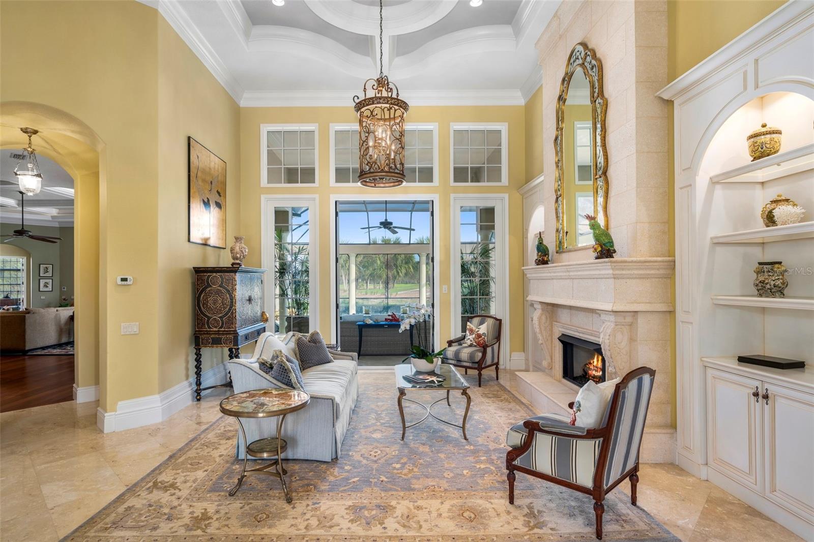 FOUNDERS CLUB - Residential