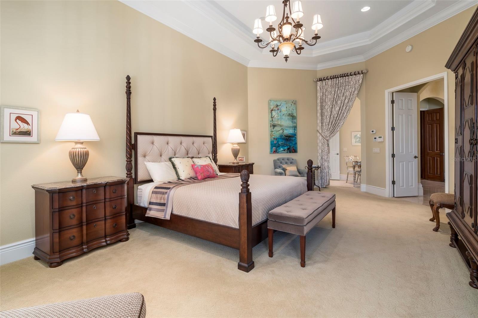 FOUNDERS CLUB - Residential