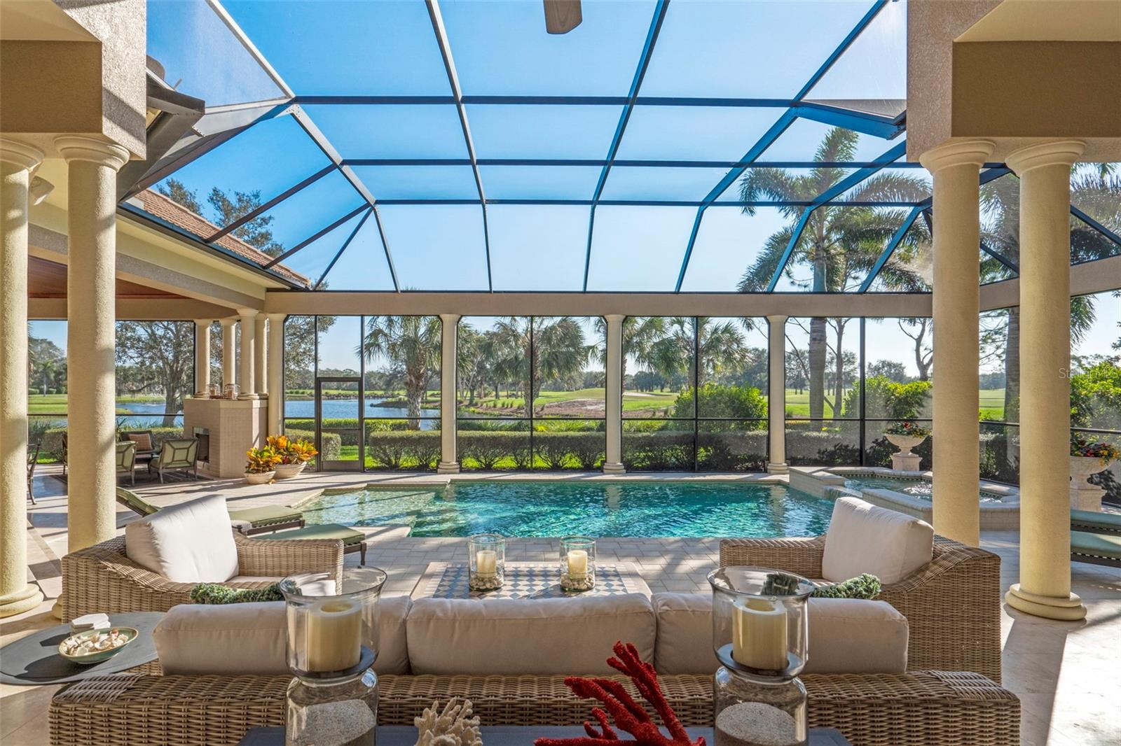 FOUNDERS CLUB - Residential