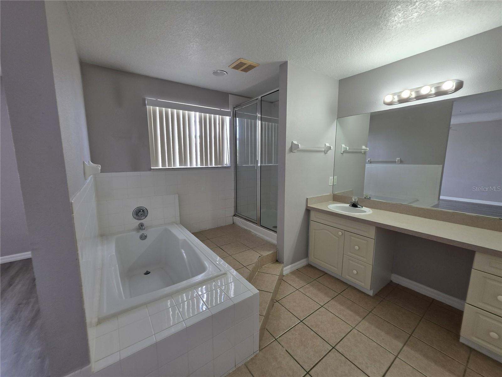 BIMINI BAY PH 01 - Residential Lease