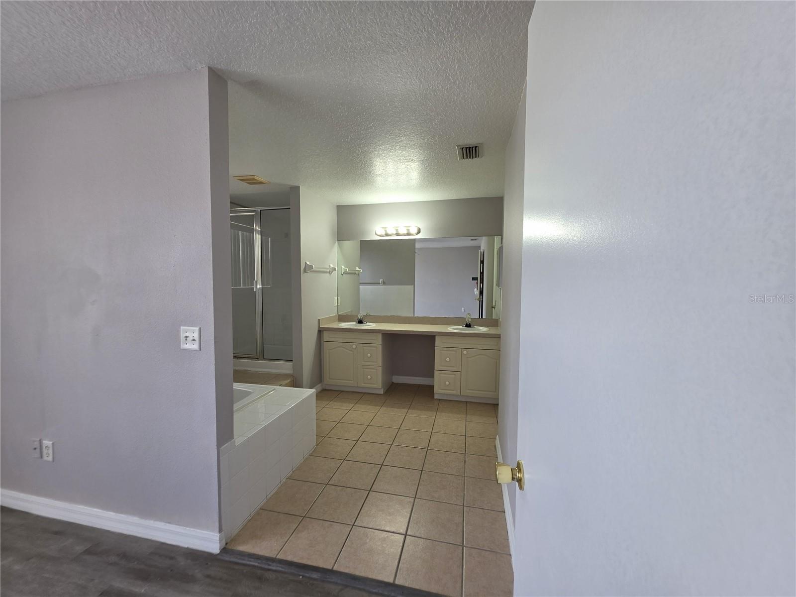 BIMINI BAY PH 01 - Residential Lease