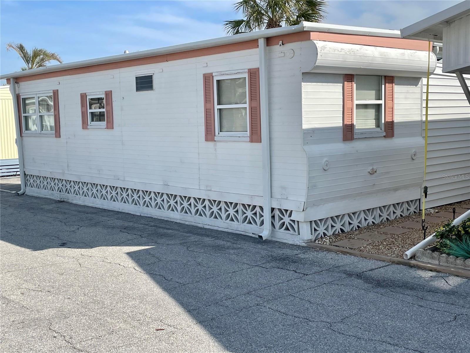 31 TWIN SHORES BOULEVARD