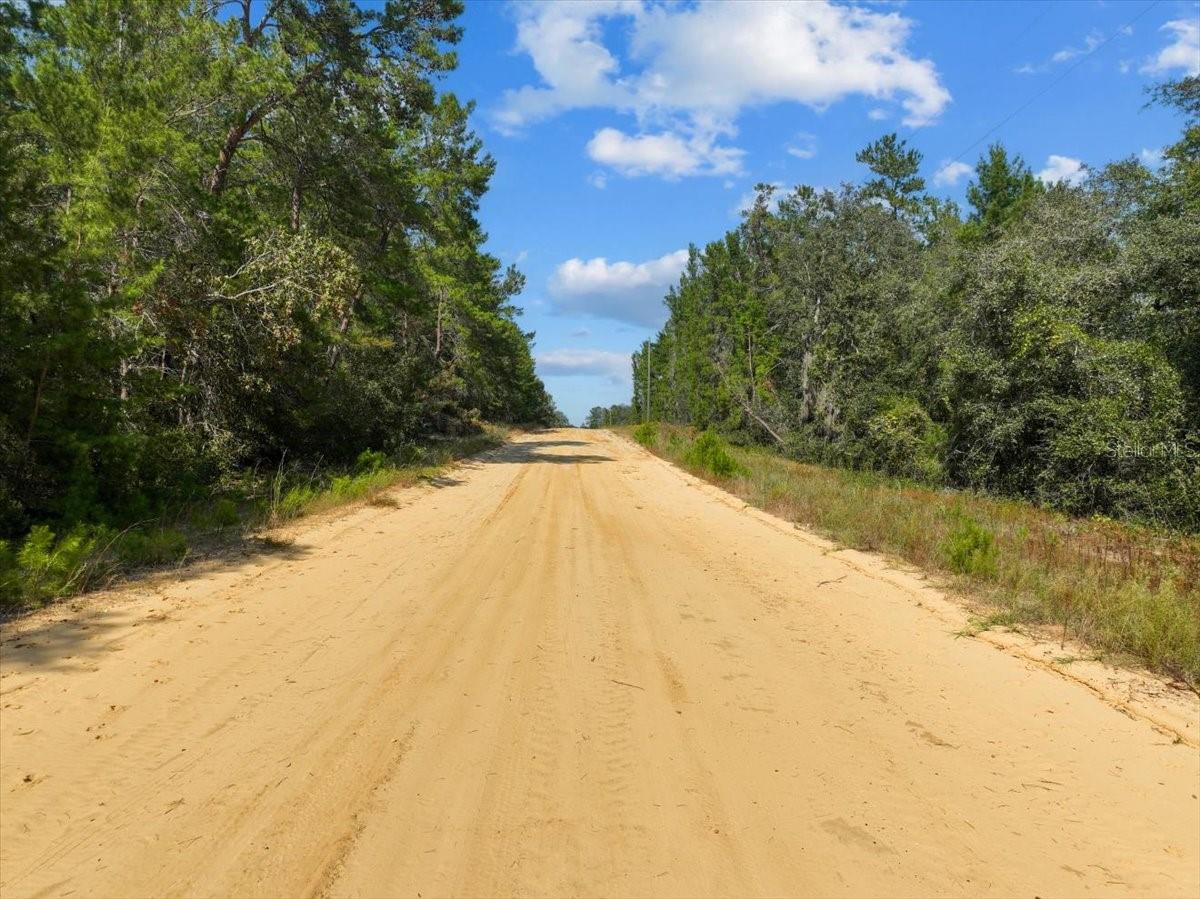 INTERLACHEN LAKES ESTATES - Land