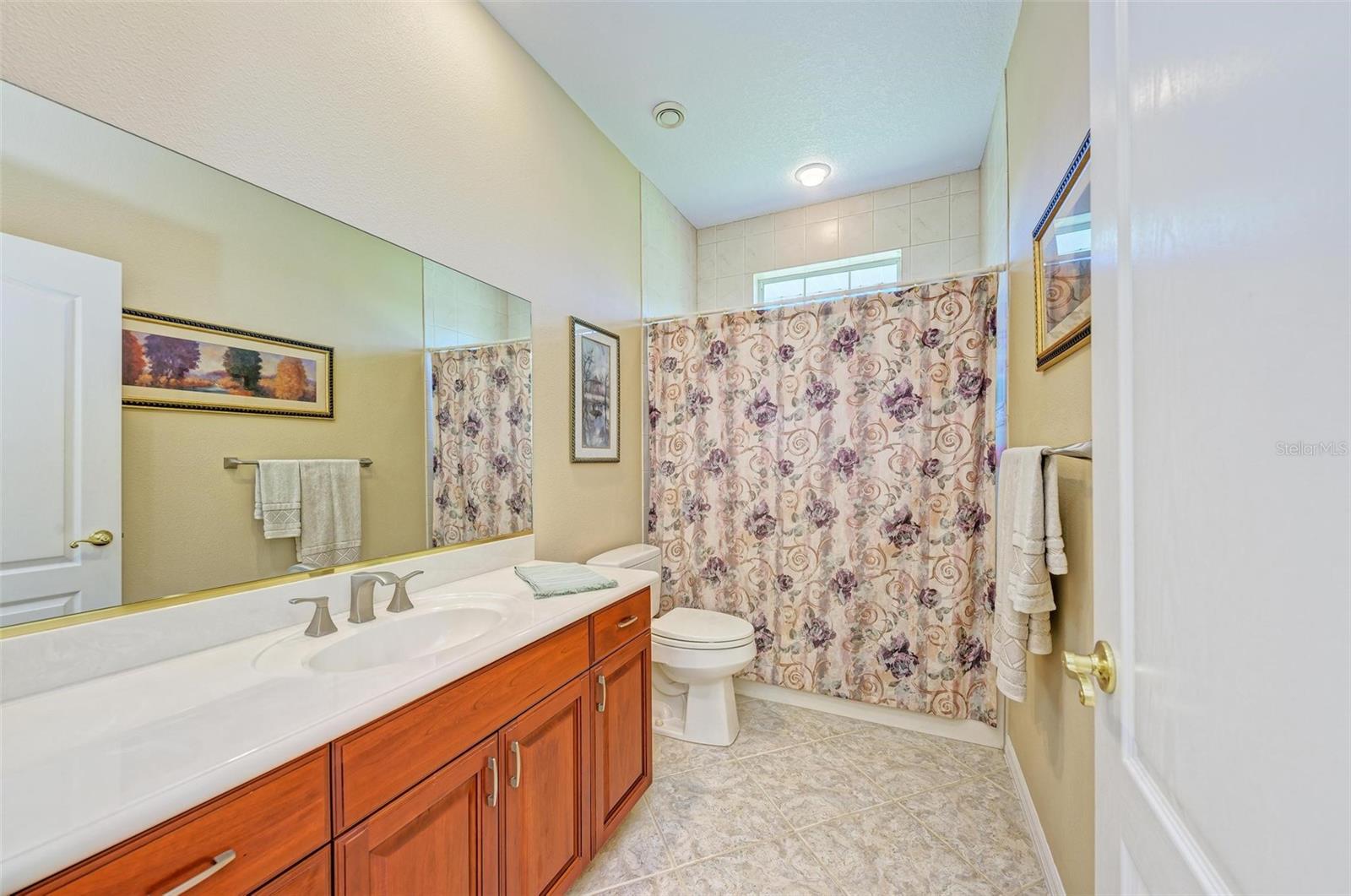 SOUTH GATE - Residential