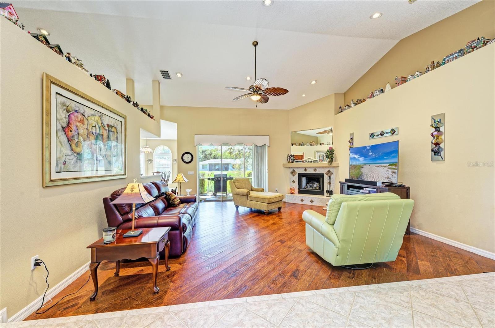 SOUTH GATE - Residential