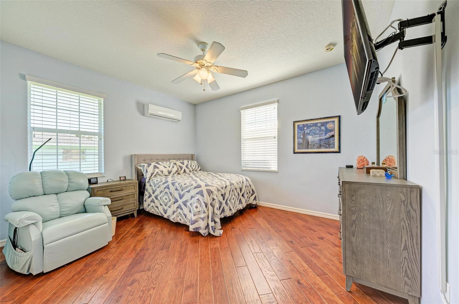 SOUTH GATE - Residential