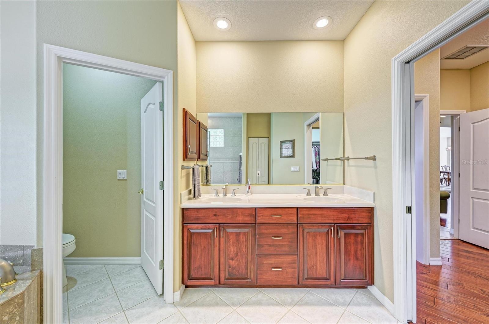 SOUTH GATE - Residential