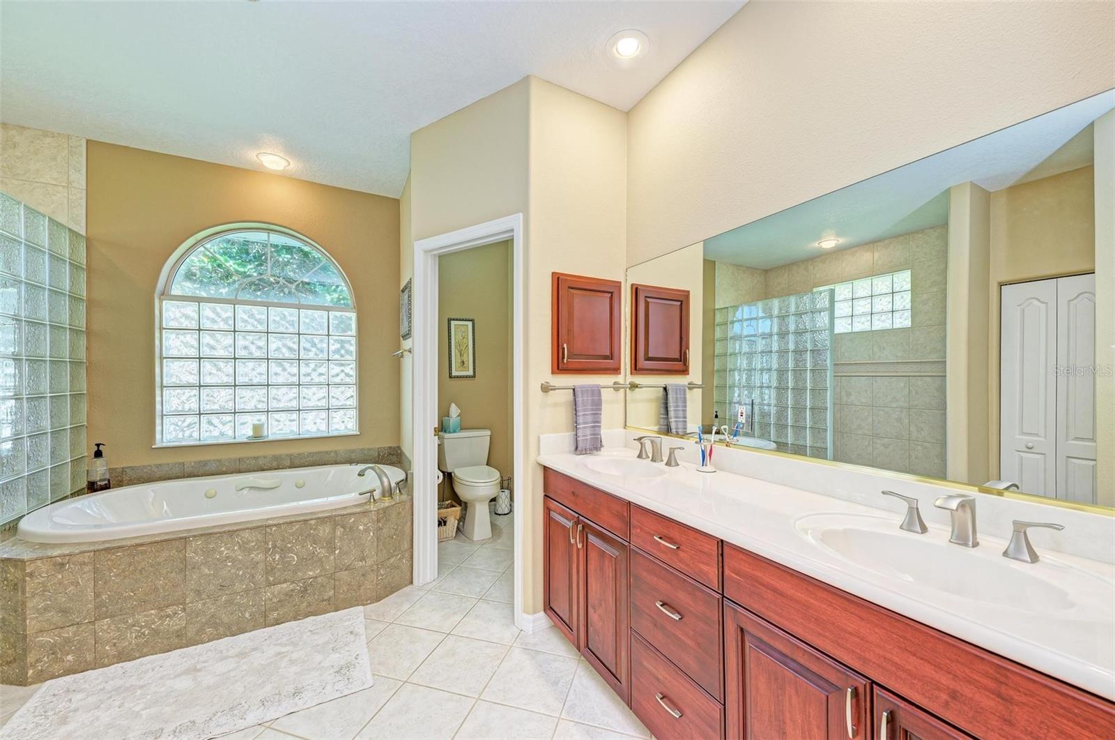 SOUTH GATE - Residential