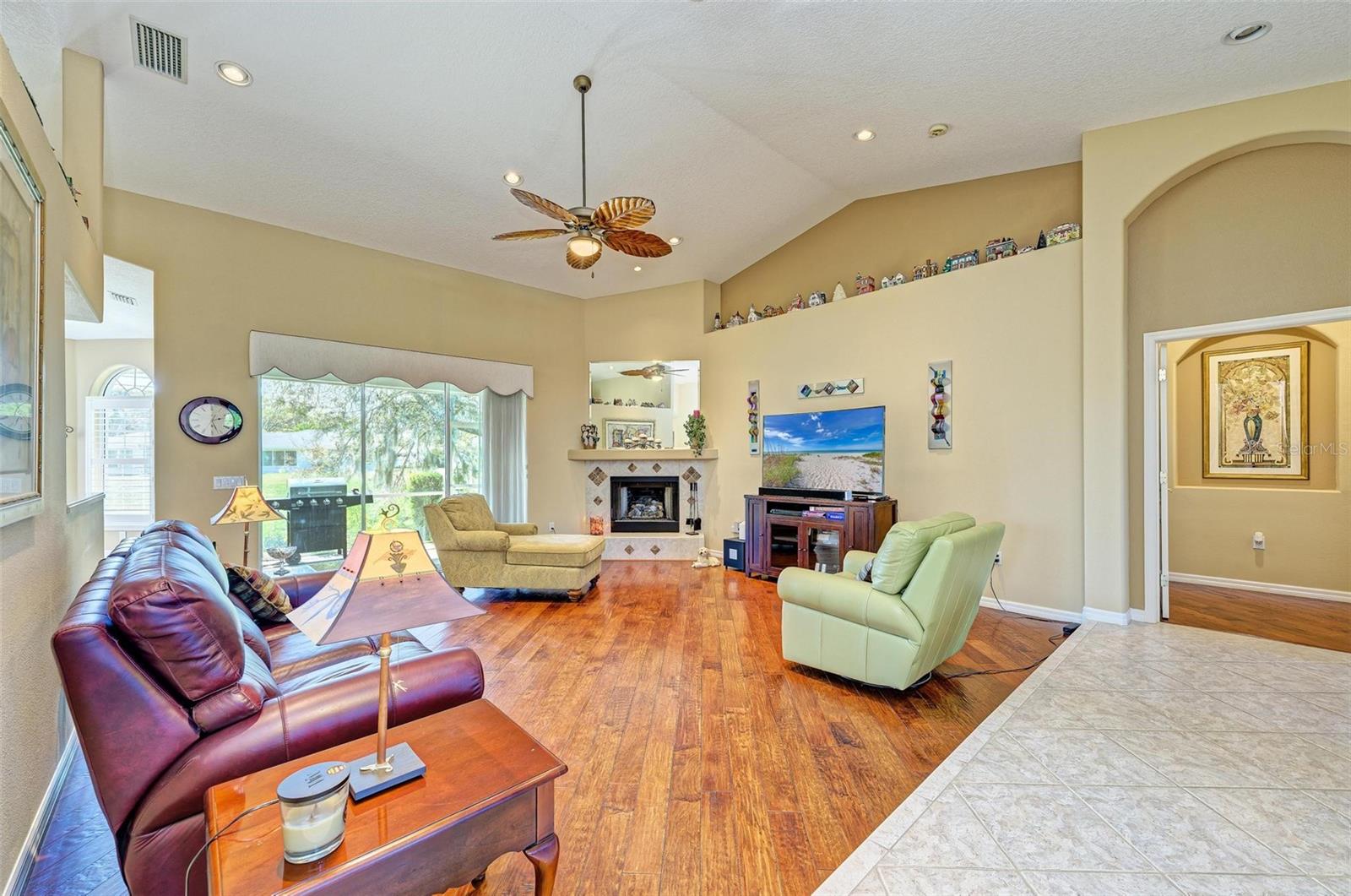 SOUTH GATE - Residential