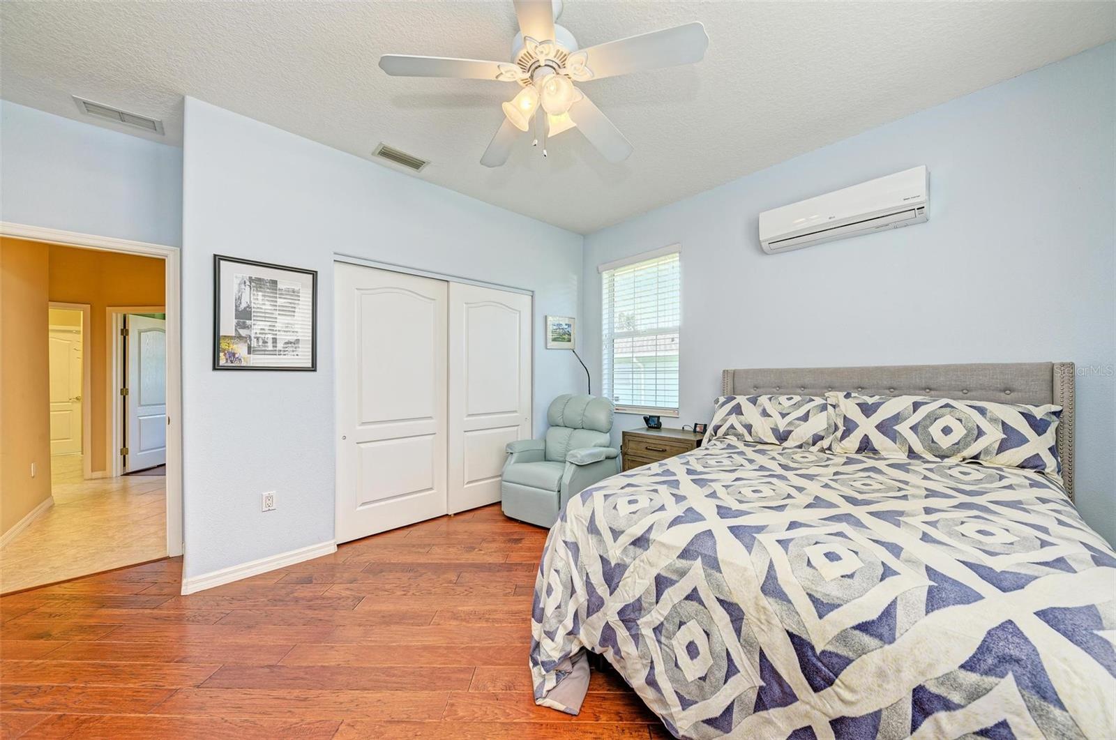 SOUTH GATE - Residential