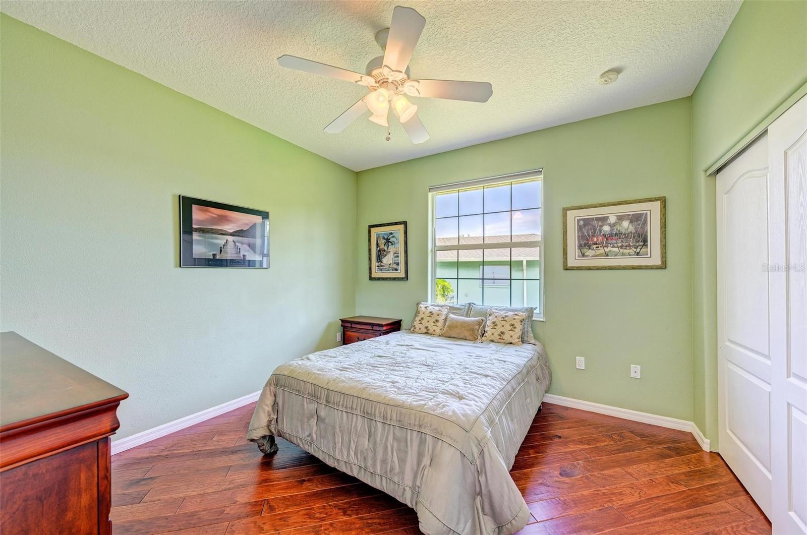 SOUTH GATE - Residential