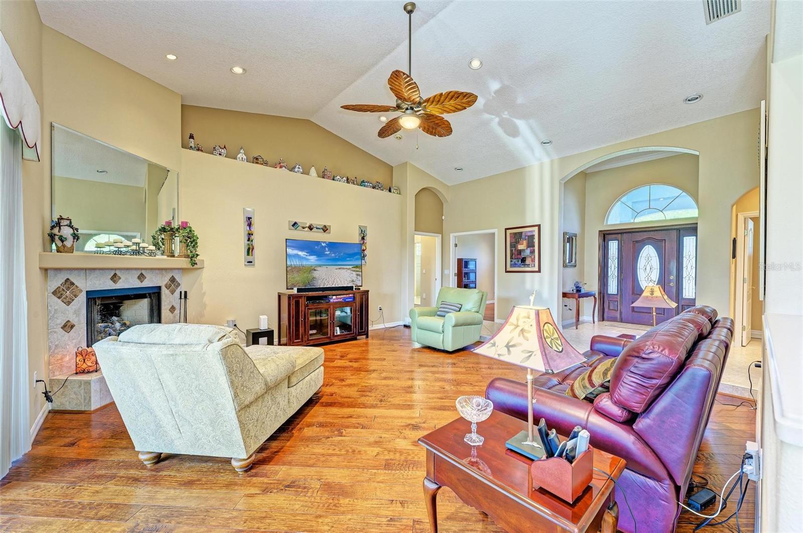 SOUTH GATE - Residential