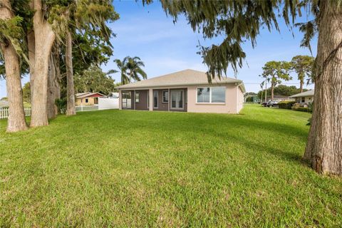 Tiny photo for 2635 Lake Eustis Drive, Tavares, FL 32778 (MLS # O6348670)