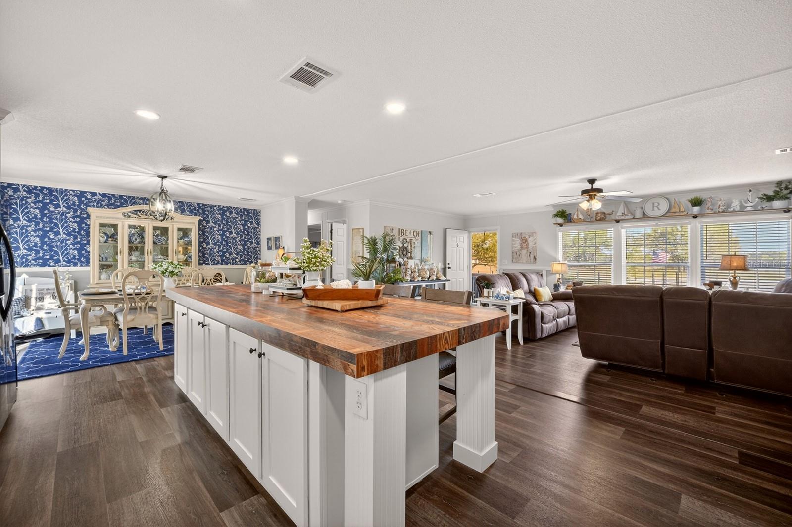 BLUE SPRING LAKE SUB - Residential