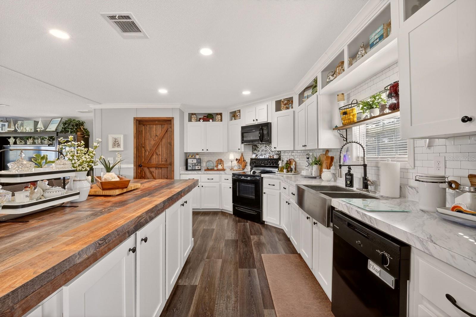 BLUE SPRING LAKE SUB - Residential