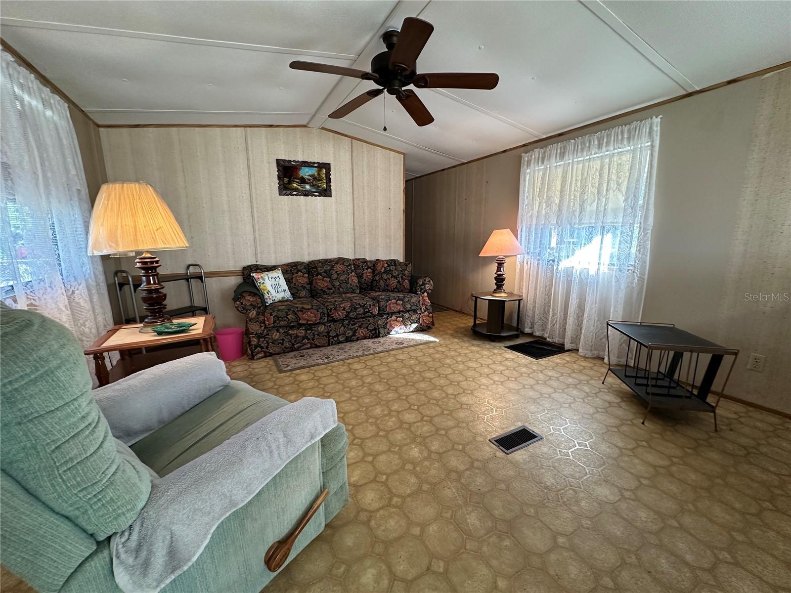 FRUITLAND PARK - Residential