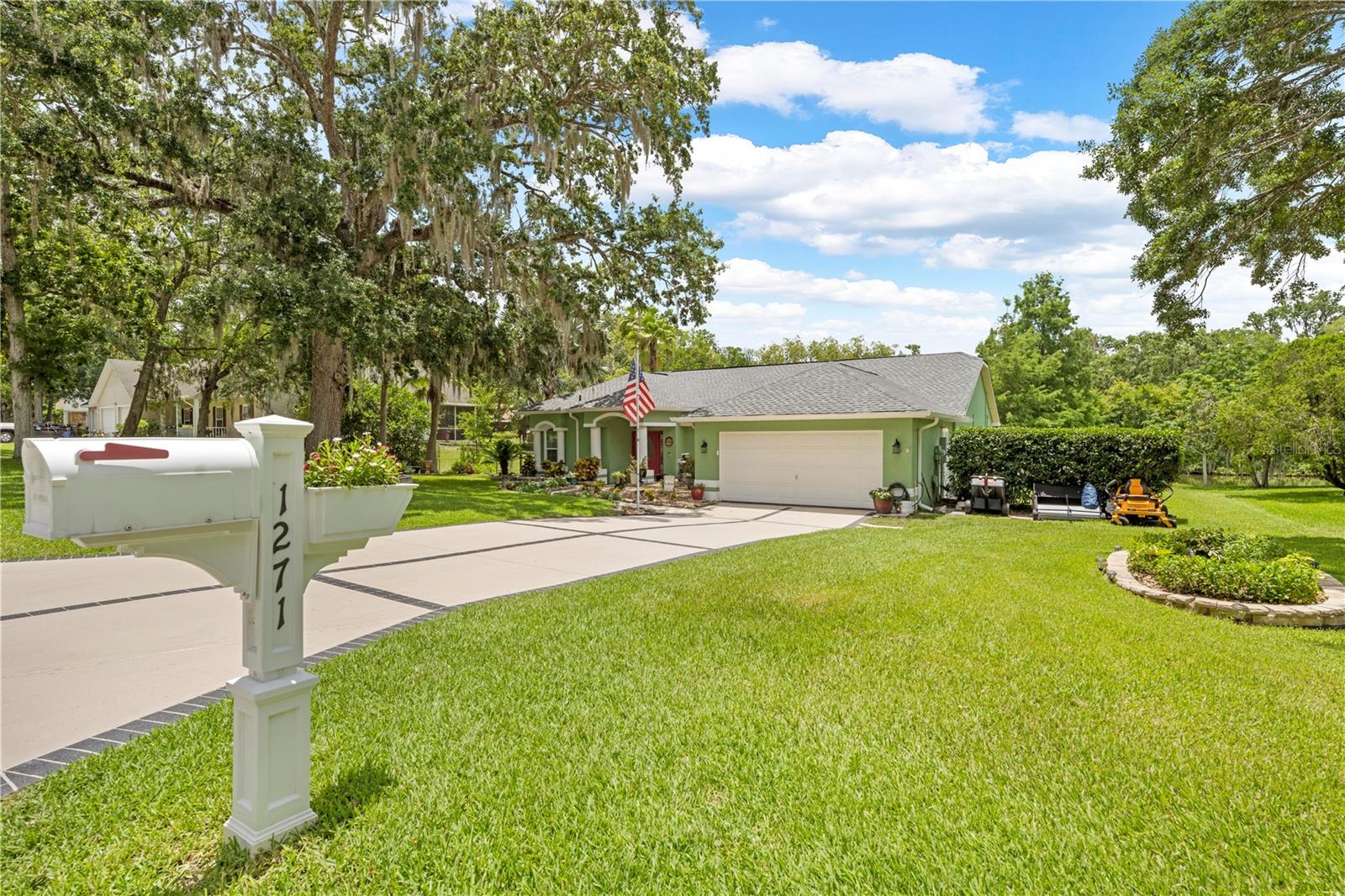 1271 CANDLELIGHT BOULEVARD