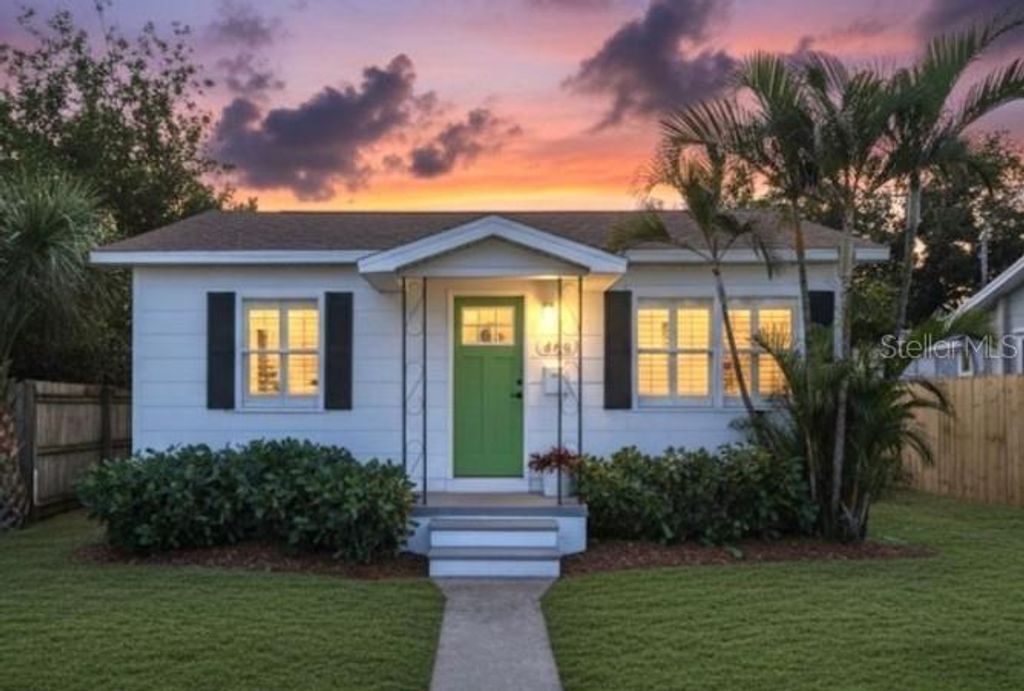 Photo of 486 49th Avenue N, St Petersburg, FL 33703 (MLS # TB8449447)