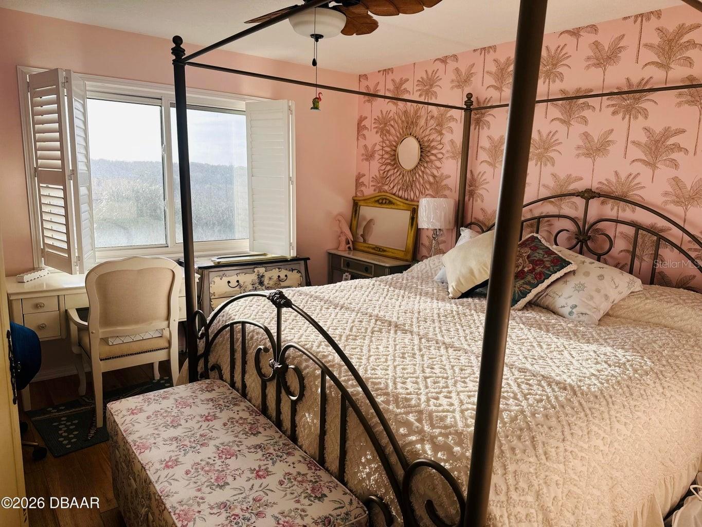 LIGHTHOUSE SHORES TWNHMS CONDO - Residential