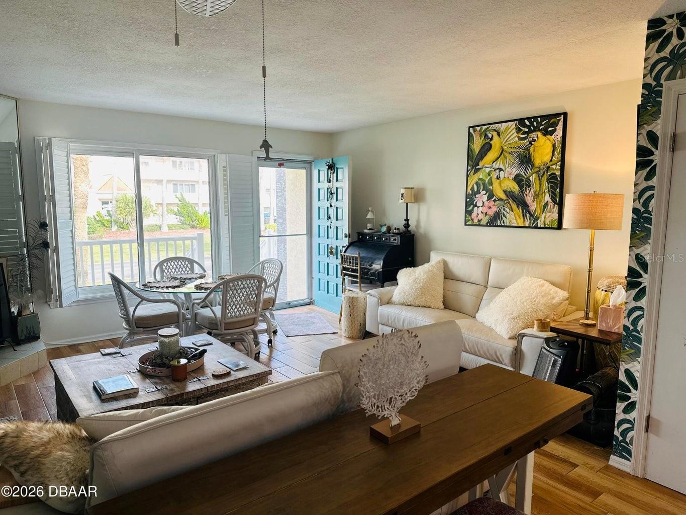 LIGHTHOUSE SHORES TWNHMS CONDO - Residential
