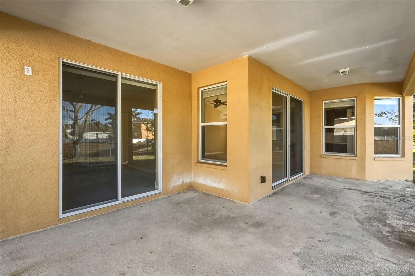 CRYSTAL LAKES - Residential