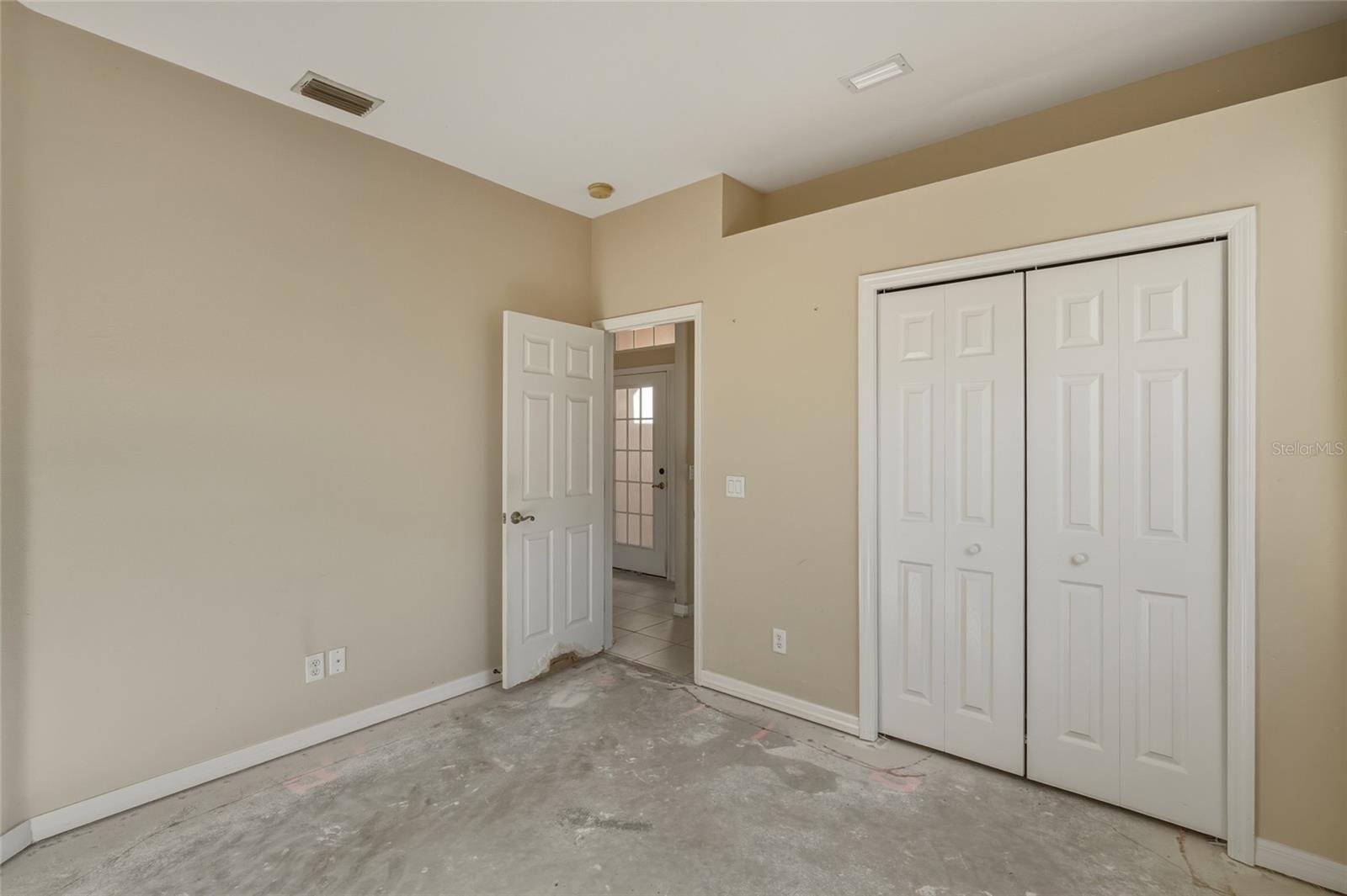 CRYSTAL LAKES - Residential