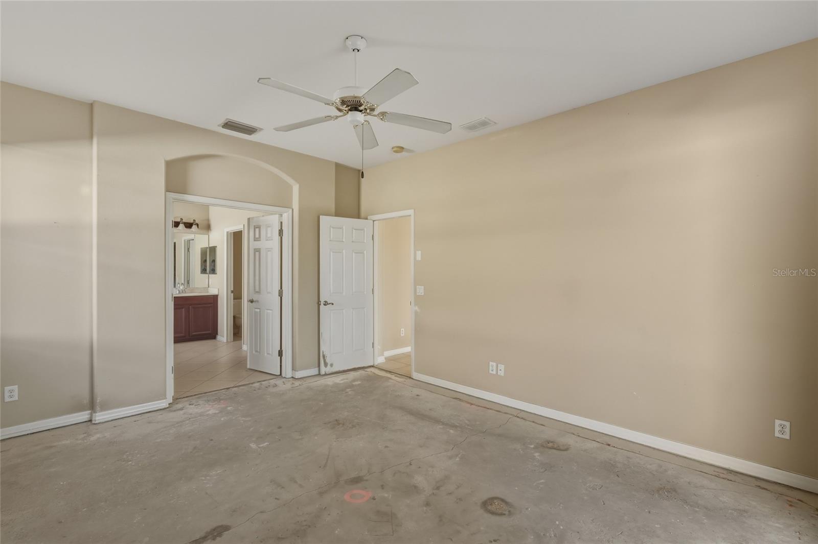 CRYSTAL LAKES - Residential