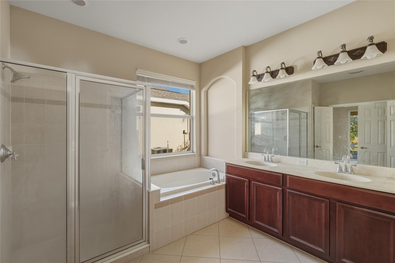 CRYSTAL LAKES - Residential