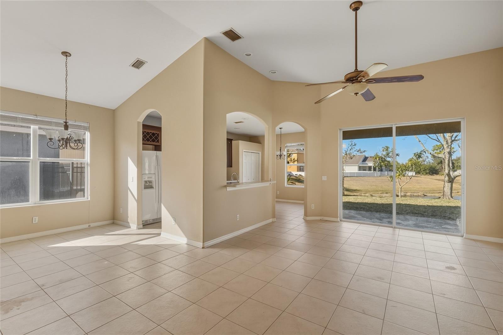 CRYSTAL LAKES - Residential