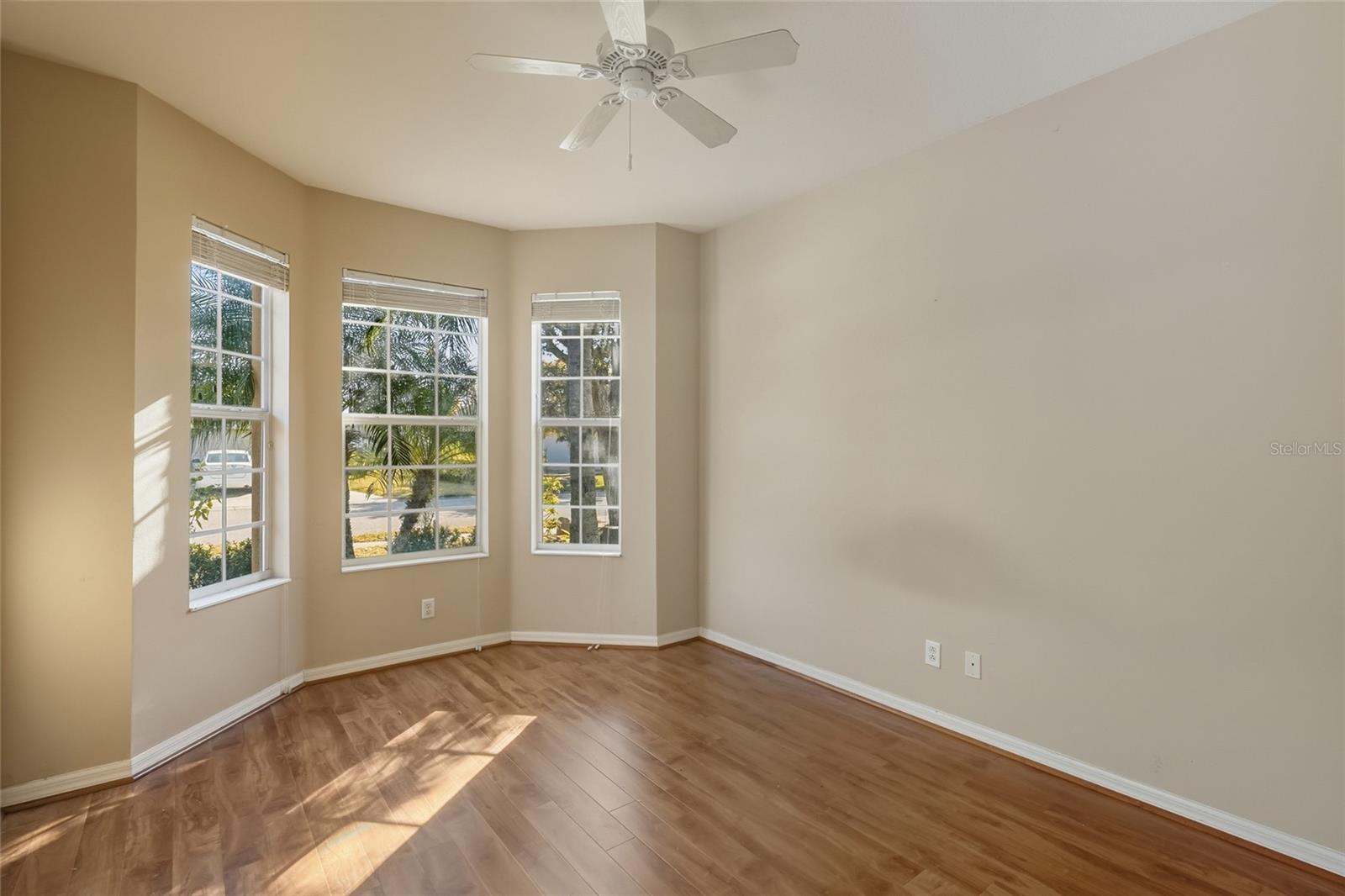 CRYSTAL LAKES - Residential