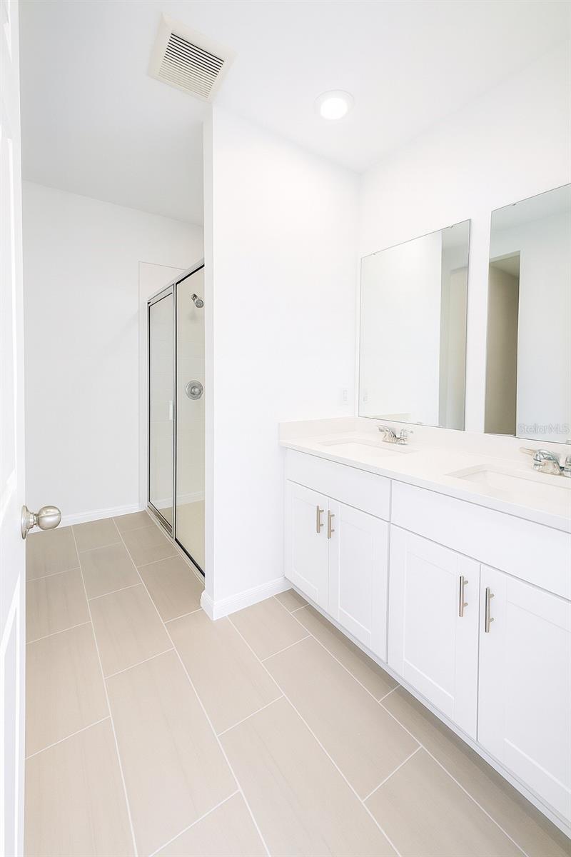 LAKE DEER - Residential Lease