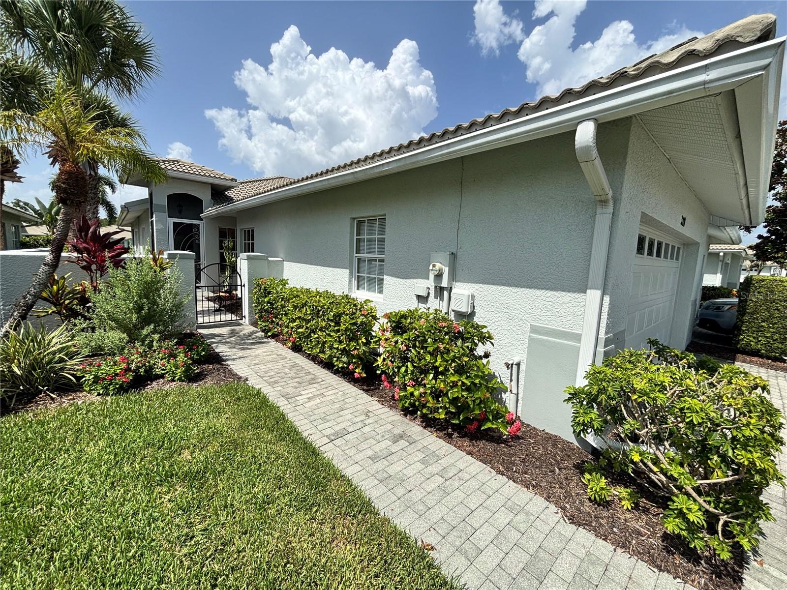 310 RECLINATA CIRCLE