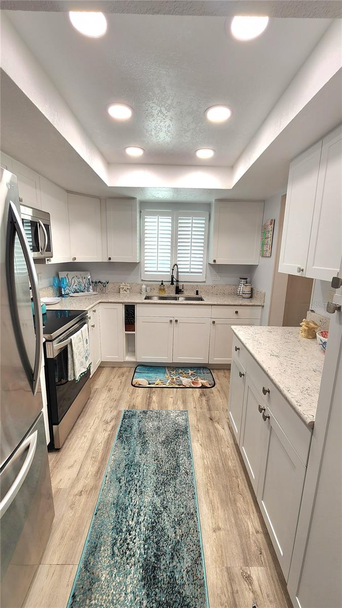 BAYSHORE ON THE LAKE APTS II SEC 3 - Residential