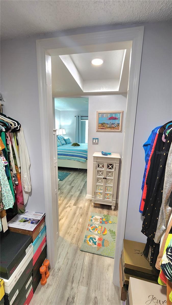 BAYSHORE ON THE LAKE APTS II SEC 3 - Residential