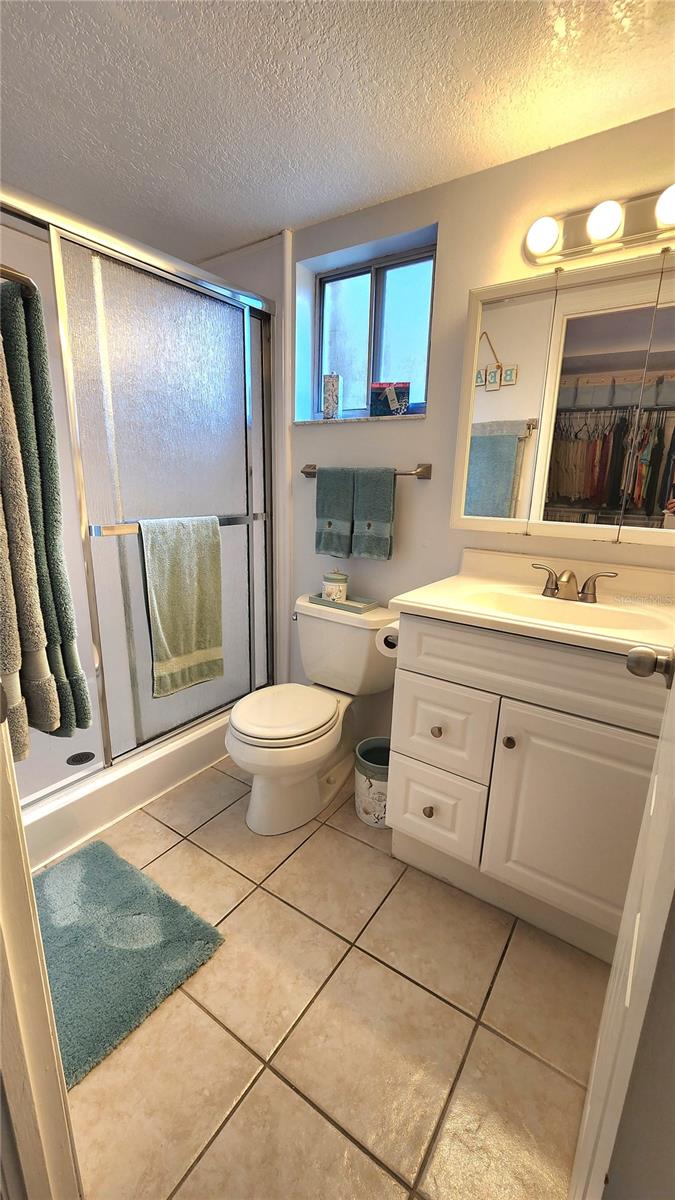 BAYSHORE ON THE LAKE APTS II SEC 3 - Residential