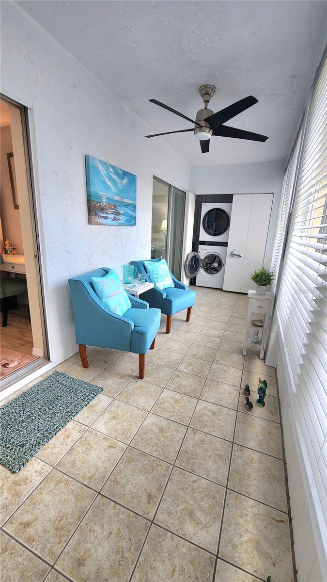 BAYSHORE ON THE LAKE APTS II SEC 3 - Residential